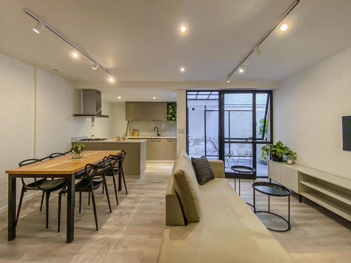 Casa de pasillo de 2 dormitorios con terraza