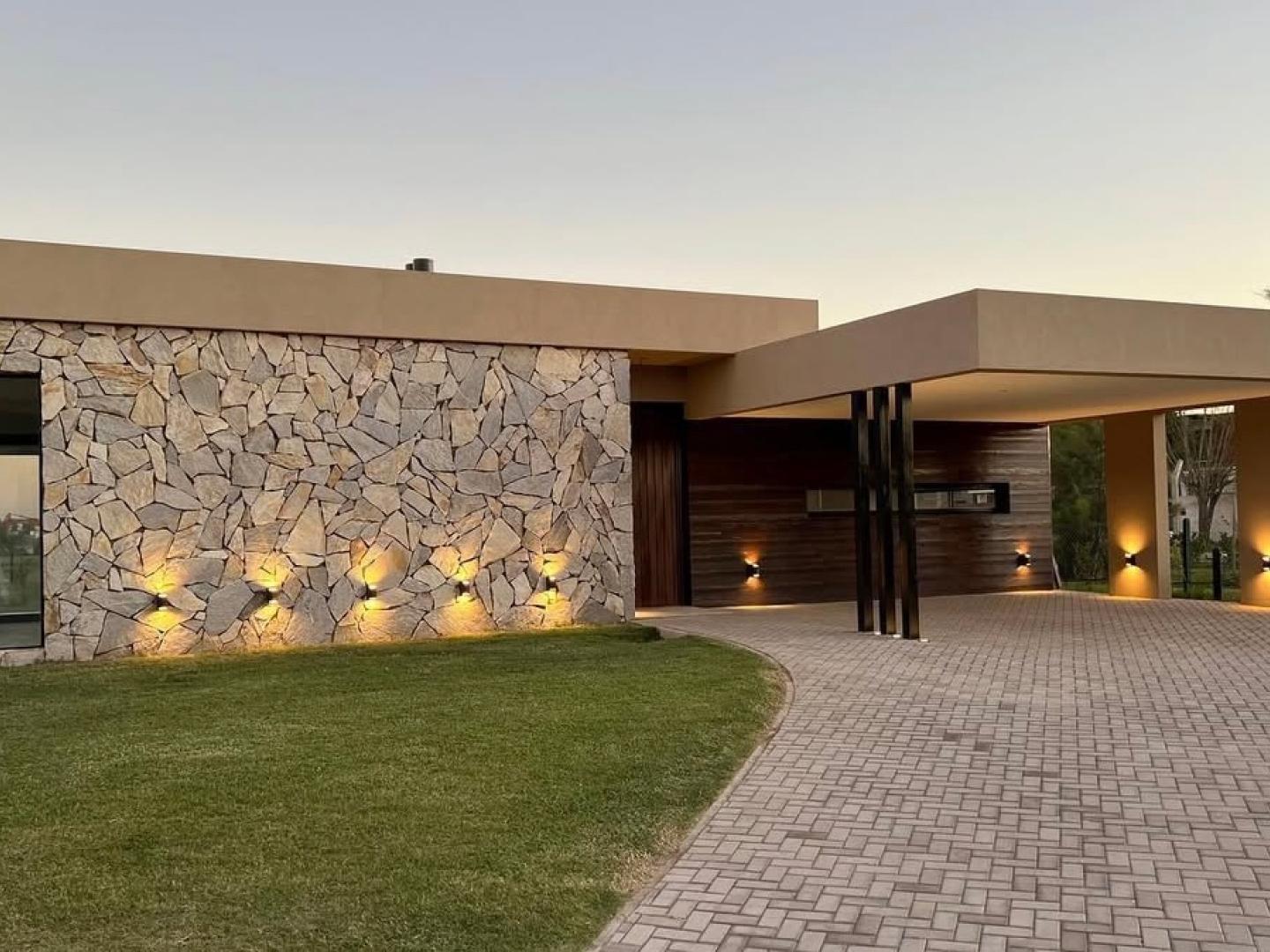 Casa de 3 dormitorios de diseño en una sola planta con pileta en Vida