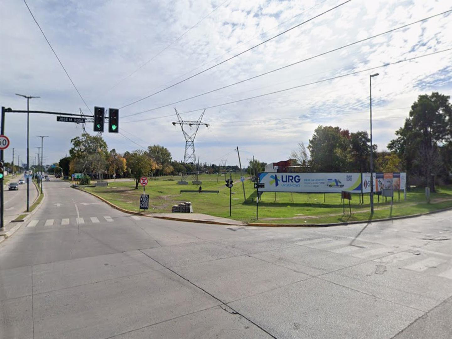 Terreno comercial esquina en Av. Circunvalación y Av. Newbery