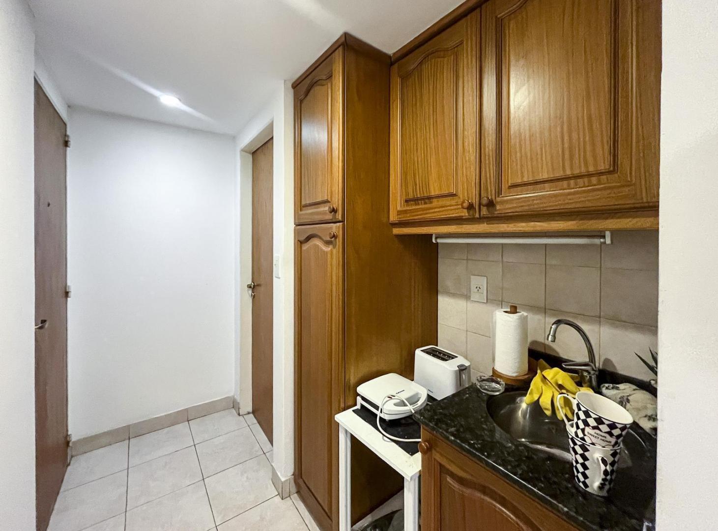 Departamento de 2 dormitorios más comodín con vista parcial al río