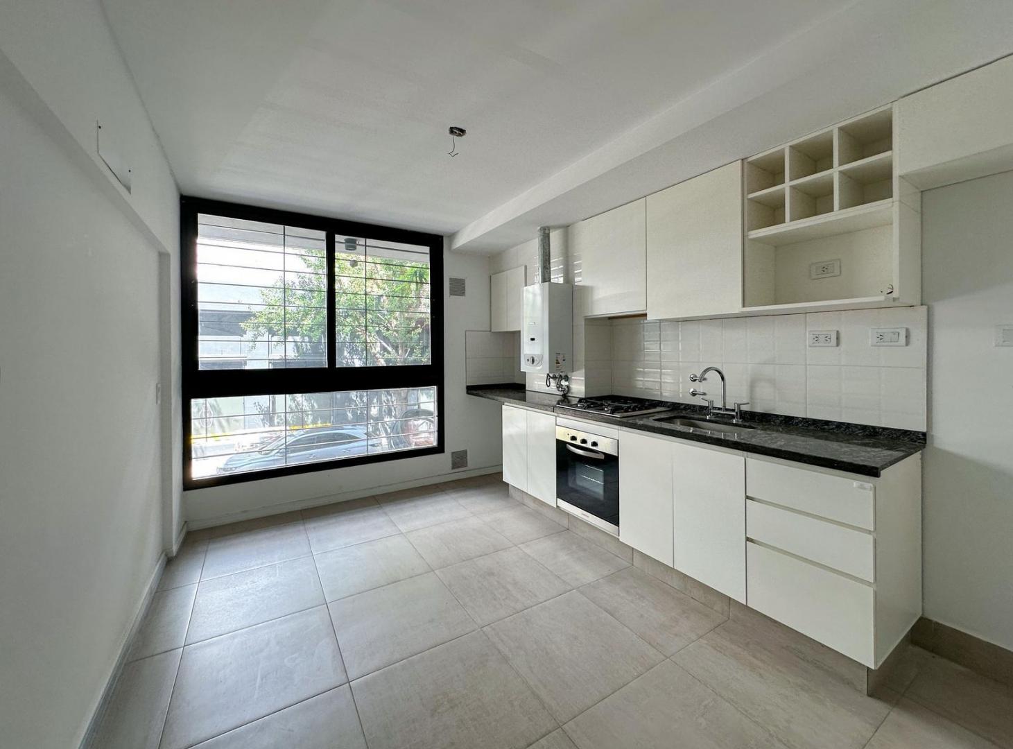 Departamento de 1 dormitorio al frente con amenities en zona río