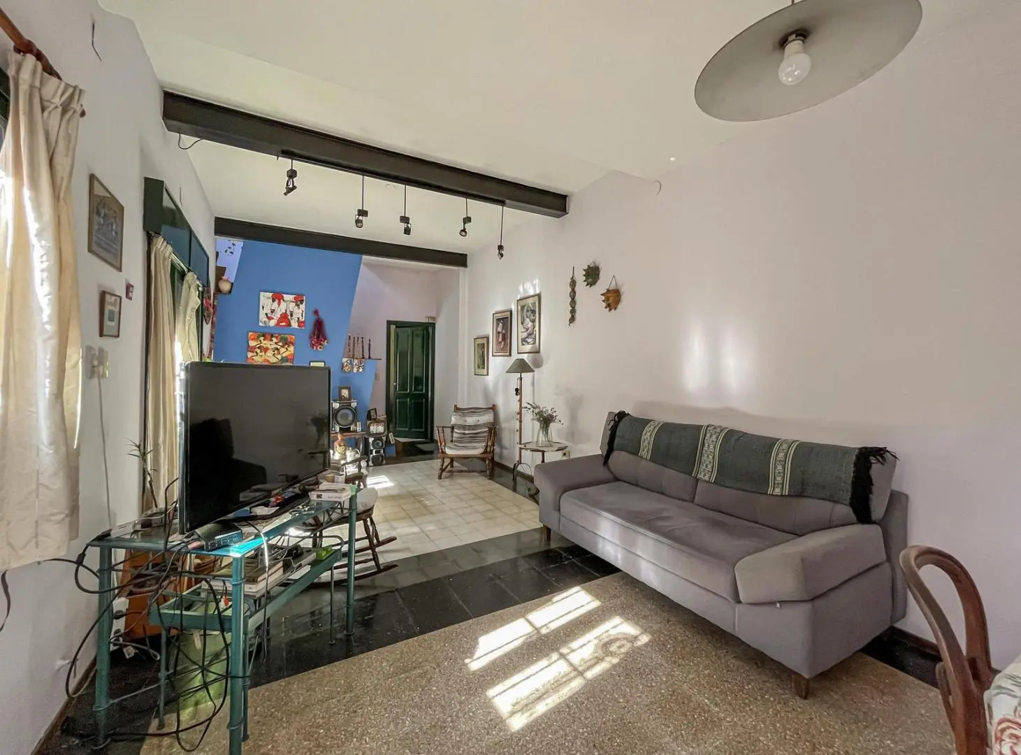 Casa de 3 dormitorios con jardín y cochera en Fisherton 8