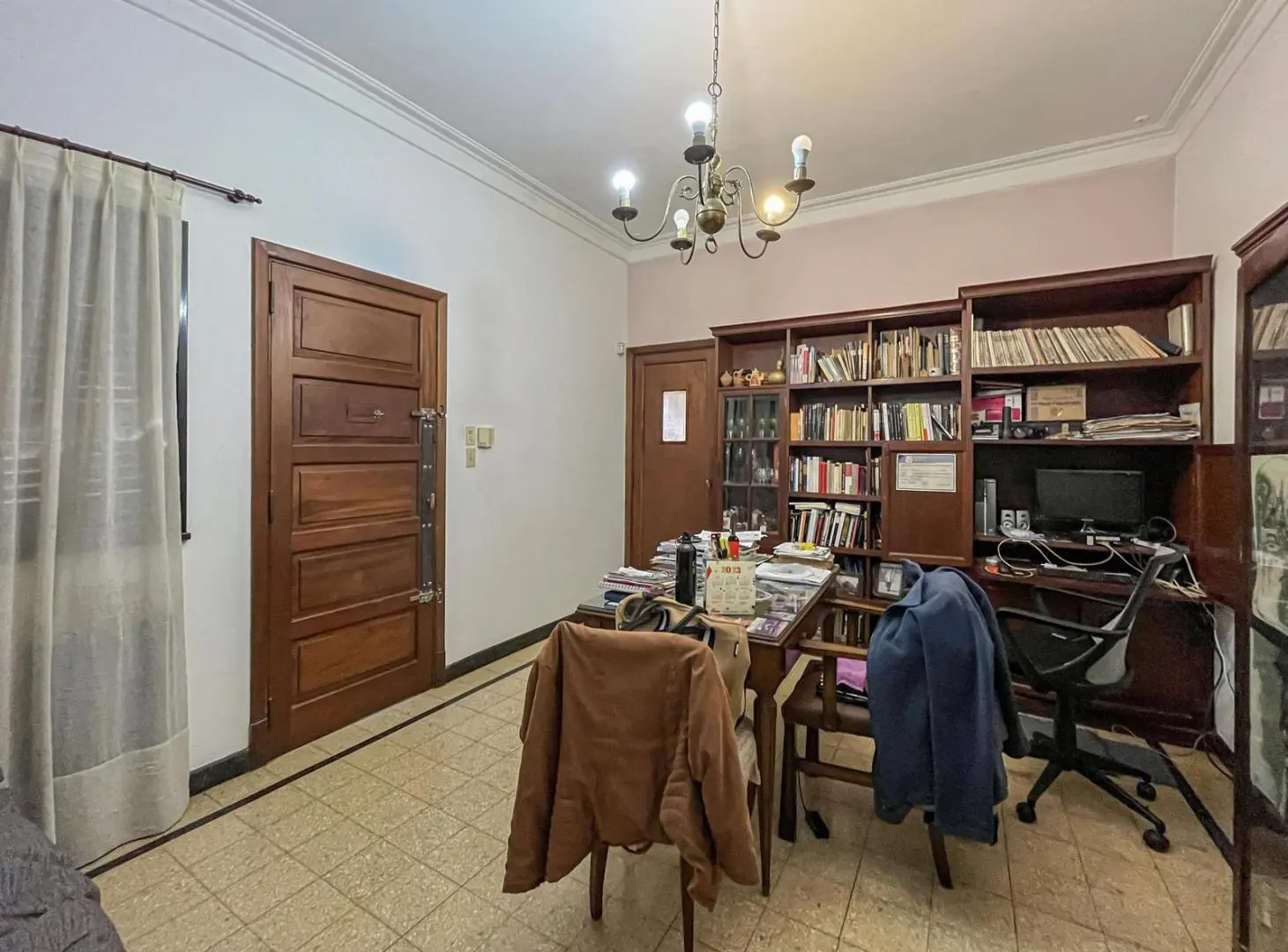 Casa de 3 dormitorios con jardín y cochera en Fisherton 3