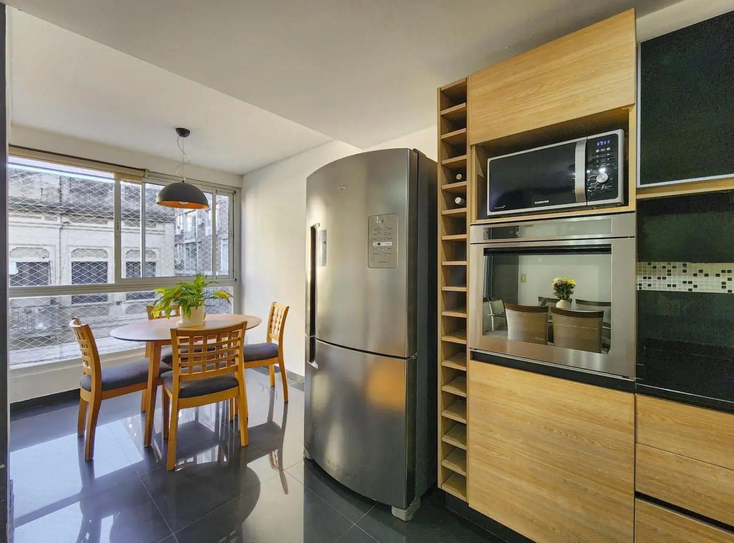 Departamento de 2 dormitorios con 2 baños y 2 balcones 3