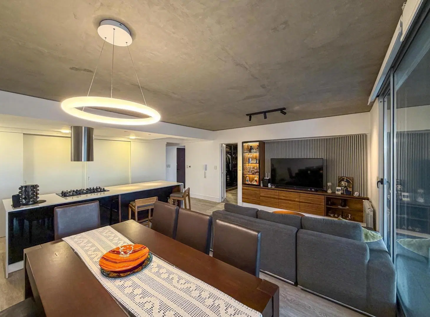 Departamento de 3 dormitorios, cochera doble y terraza exclusiva con jacuzzi 4
