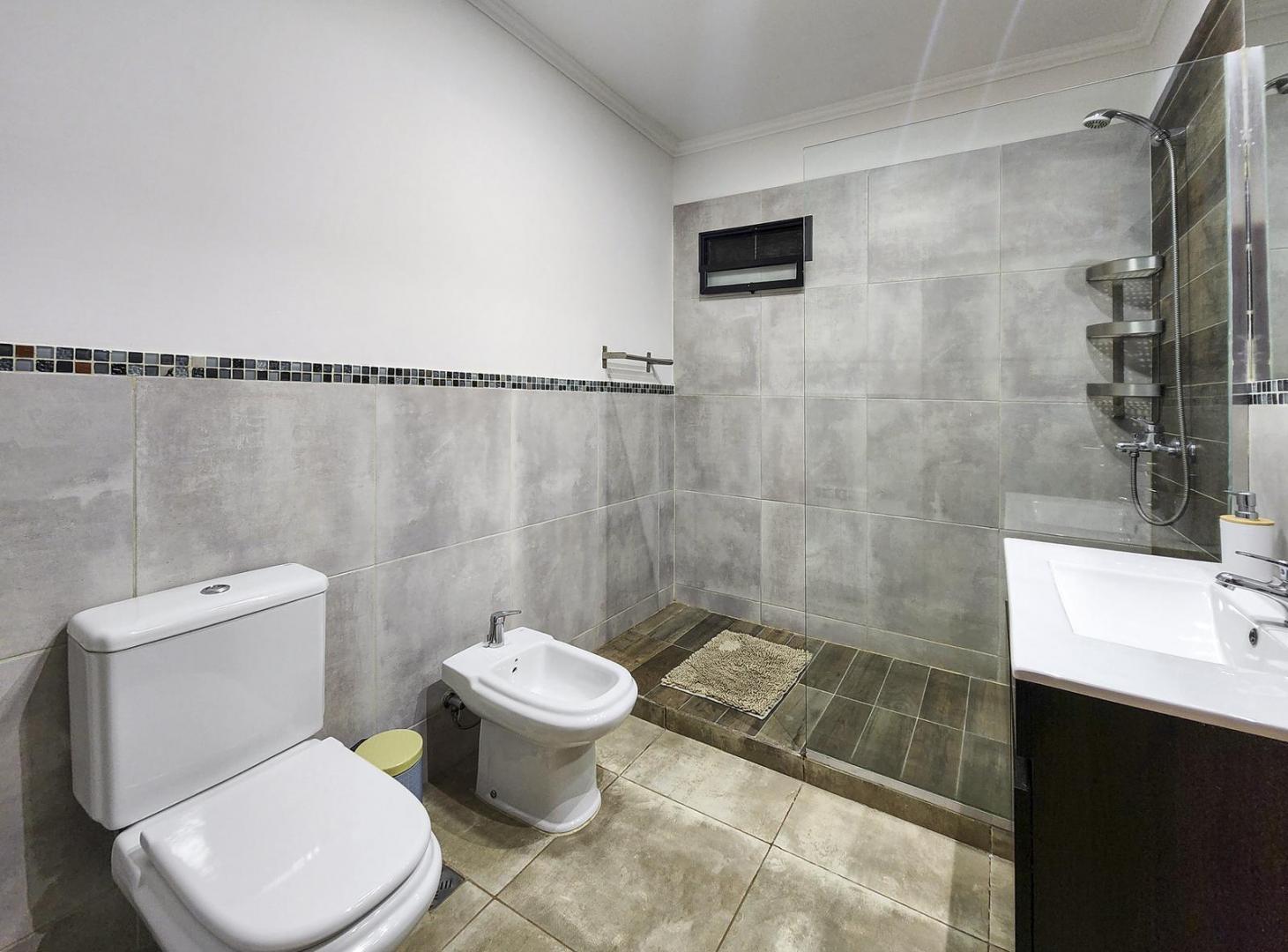 Casa de 3 dormitorios con pileta, parrillero y cochera en Fisherton