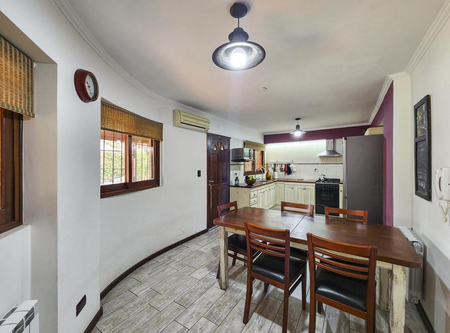 Casa de 3 dormitorios con pileta, parrillero y cochera en Fisherton