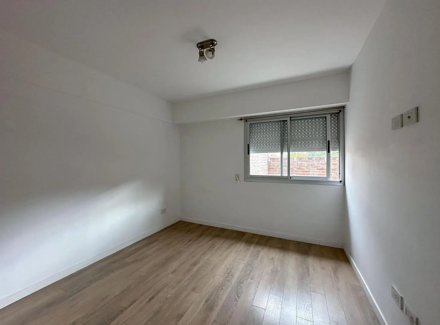 Departamento de 1 dormitorio con cocina separada y balcon terraza 4