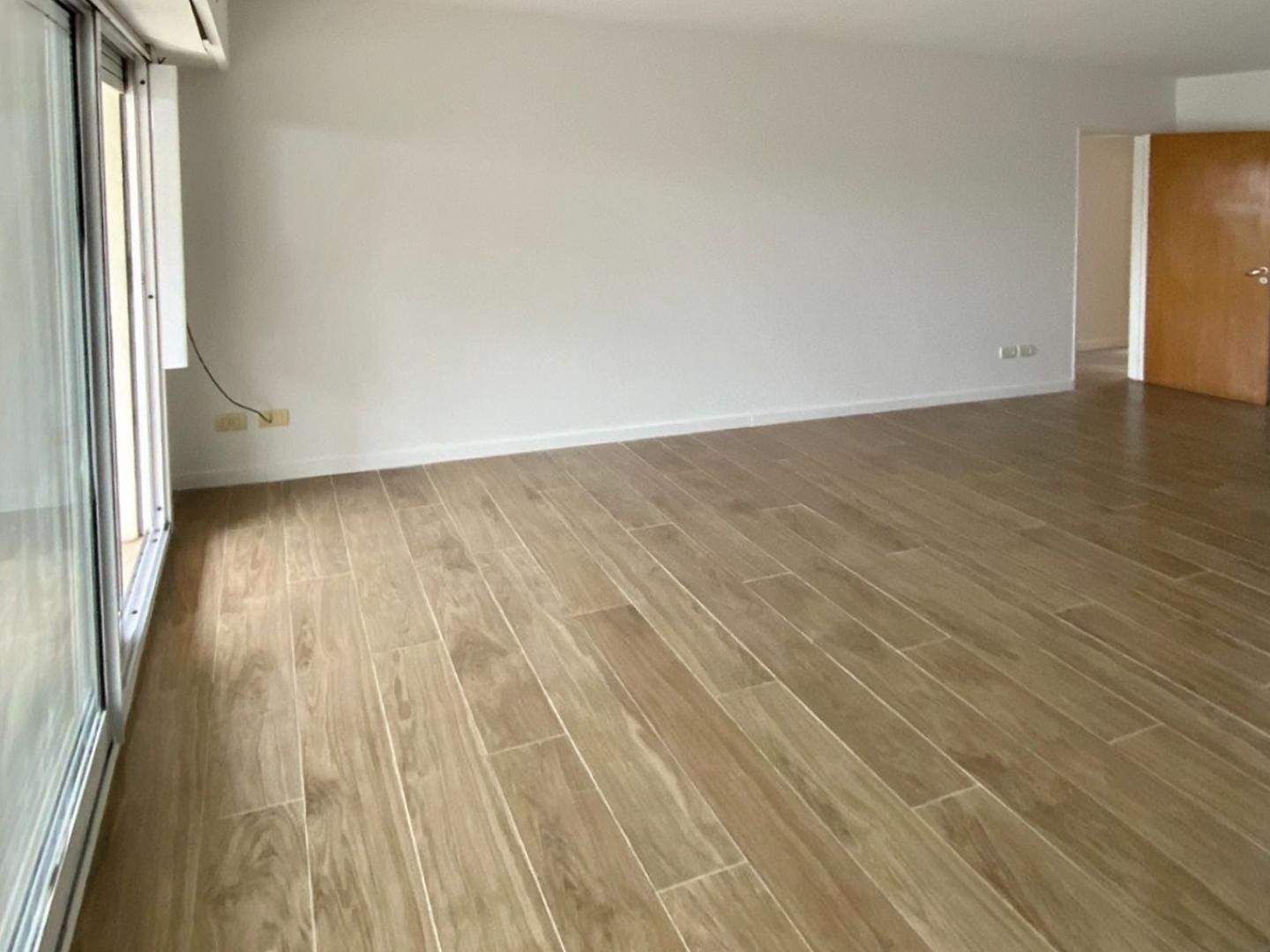 Departamento de 3 dormitorios con cochera y amenities en zona Aduana