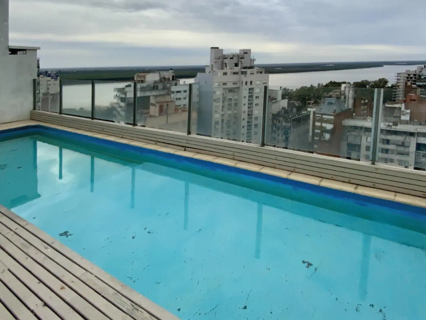 Departamento de 3 dormitorios con cochera y amenities en zona Aduana 3