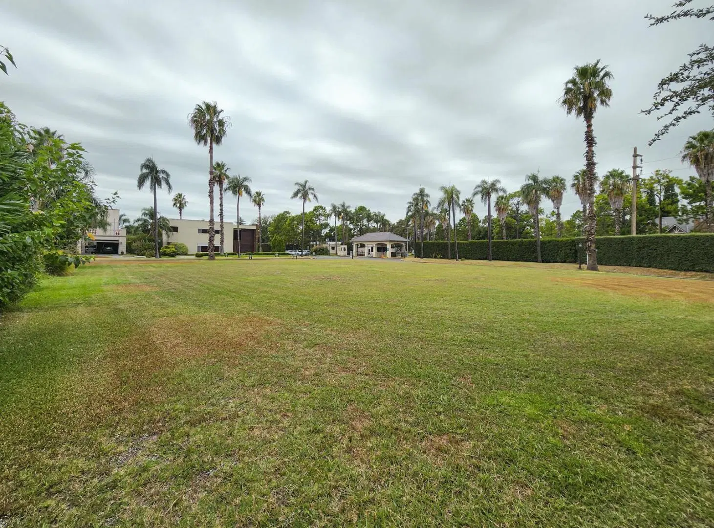 Terreno de 1144m² con amenities y sobre Boulevard en San Marino Funes Hills 5