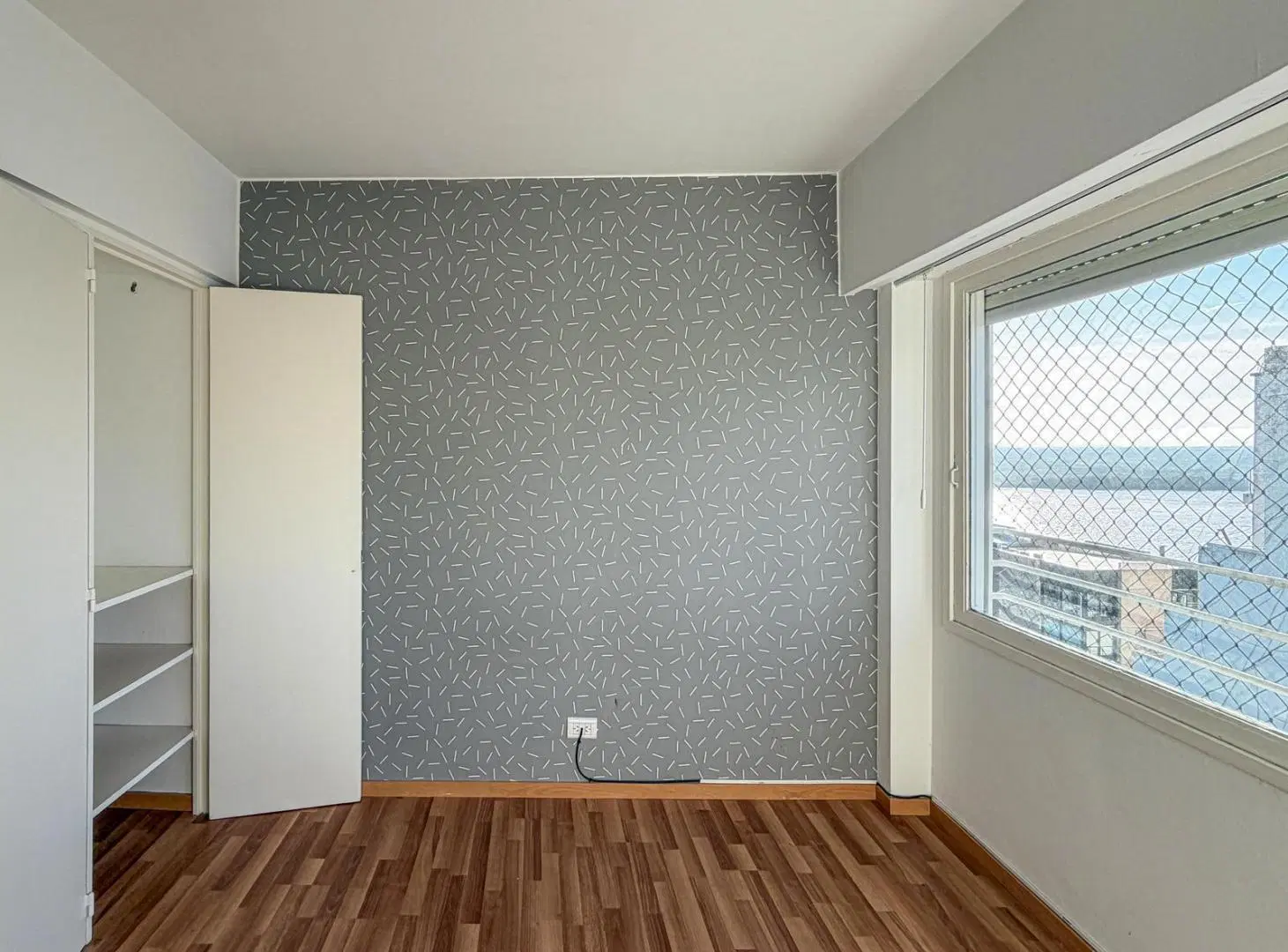 Departamento de 3 dormitorios con cochera y vista parcial al río 5