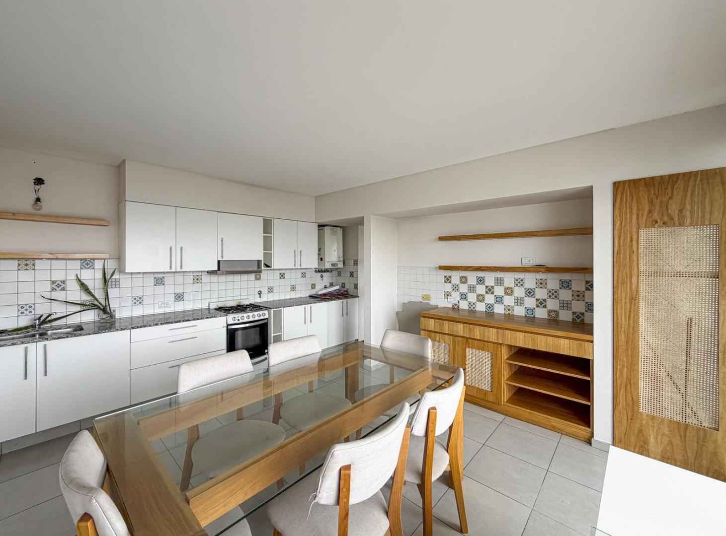 Foto de Departamento de 2 dormitorios con quincho y terraza exclusiva, imagen 1