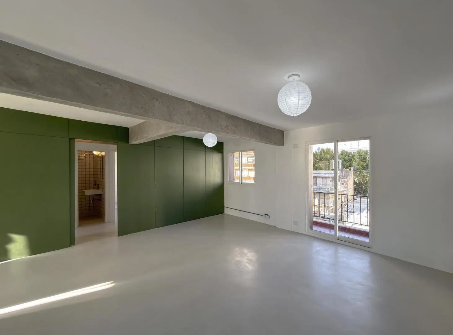 Departamento remodelado de 2 dormitorios con vista parcial al río 2