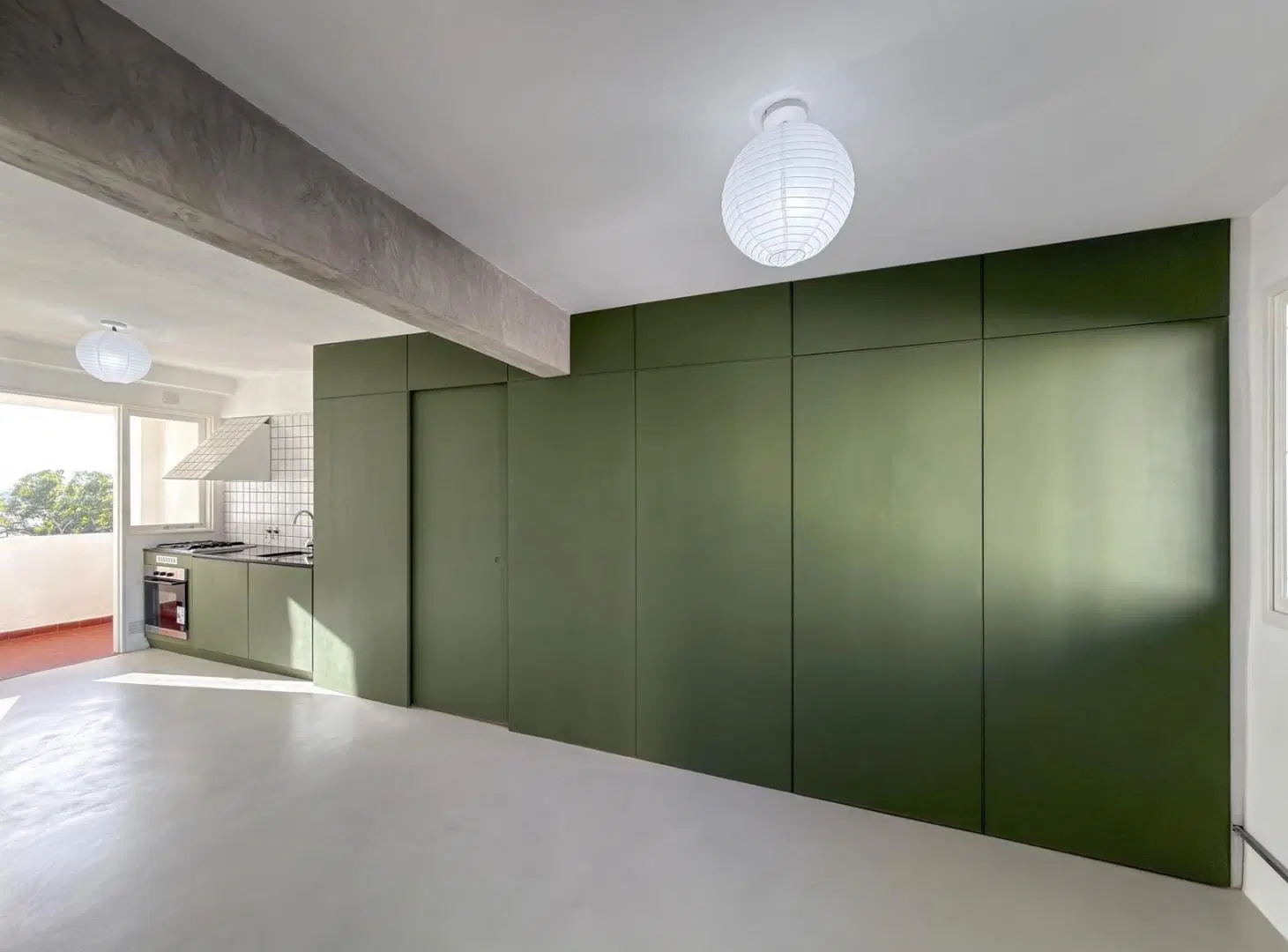 Departamento remodelado de 2 dormitorios con vista parcial al río 8
