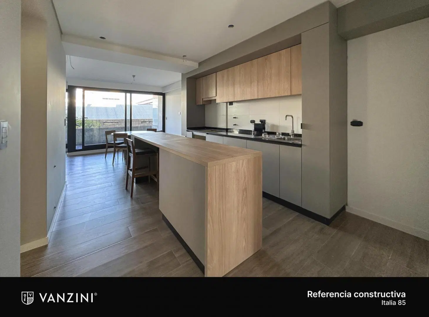Departamento de 3 dormitorios con cochera doble, terraza y quincho en zona río 4