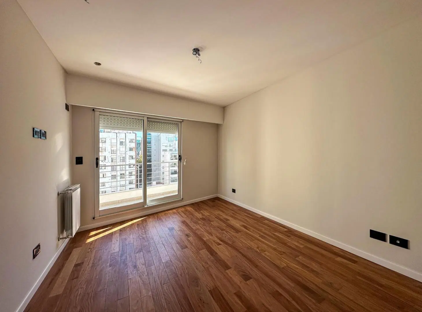 Departamento de 3 dormitorios con 2 cocheras y vista al río 8