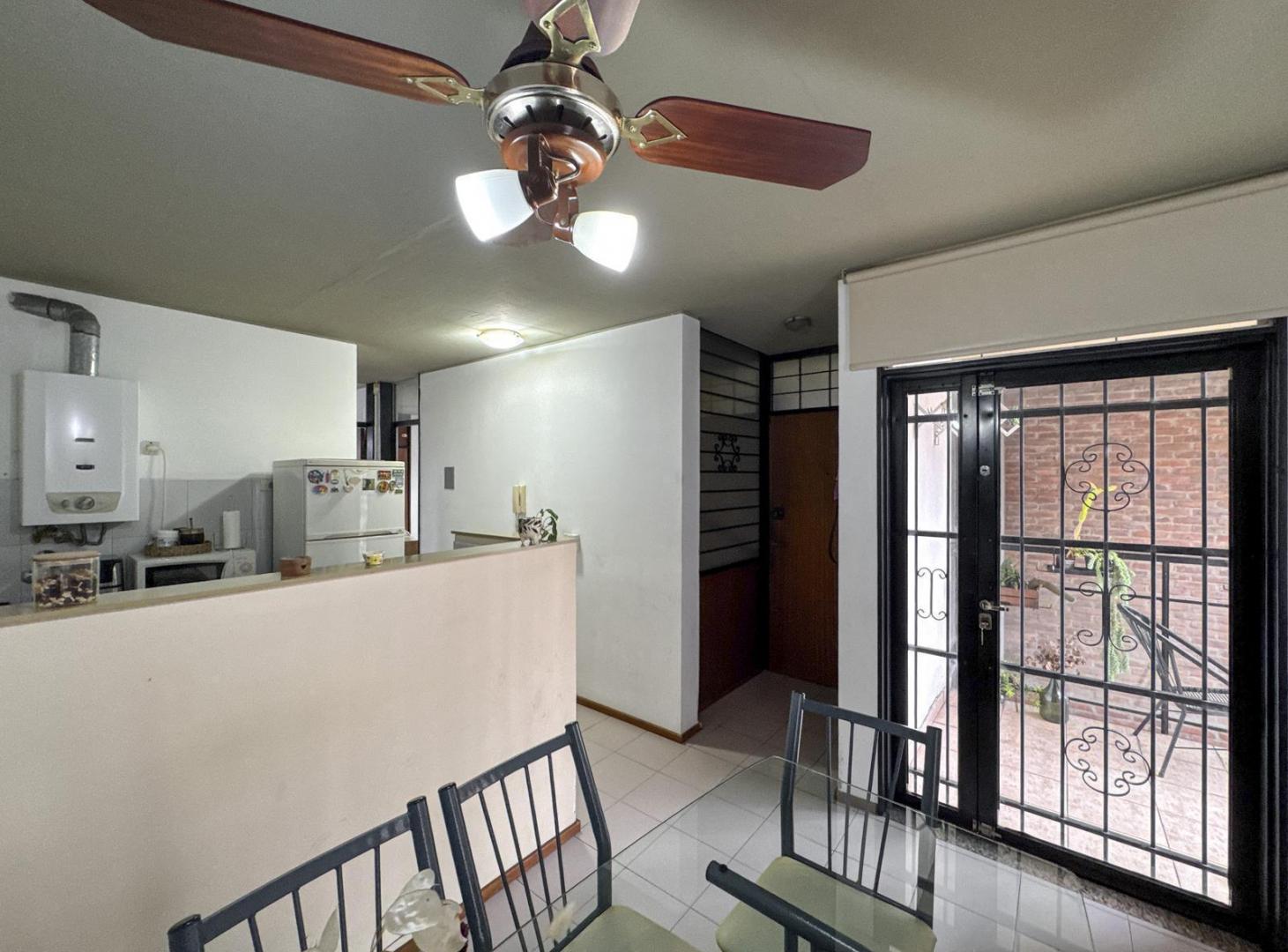 Departamento de 2 dormitorios con gran balcón en Zona Río