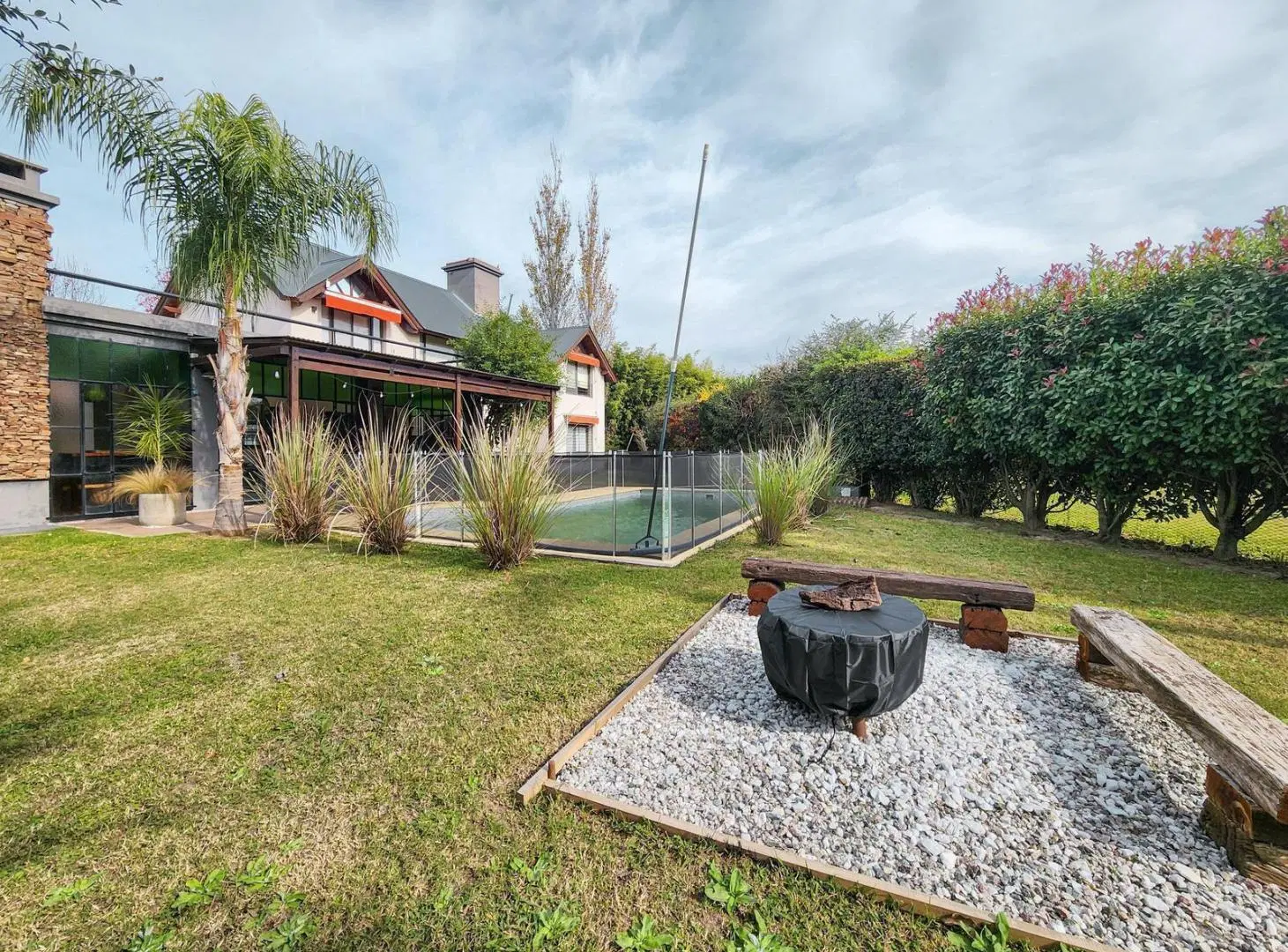 Casa de 3 dormitorios con quincho y pileta en Barrio Cerrado Campos de Esther 3