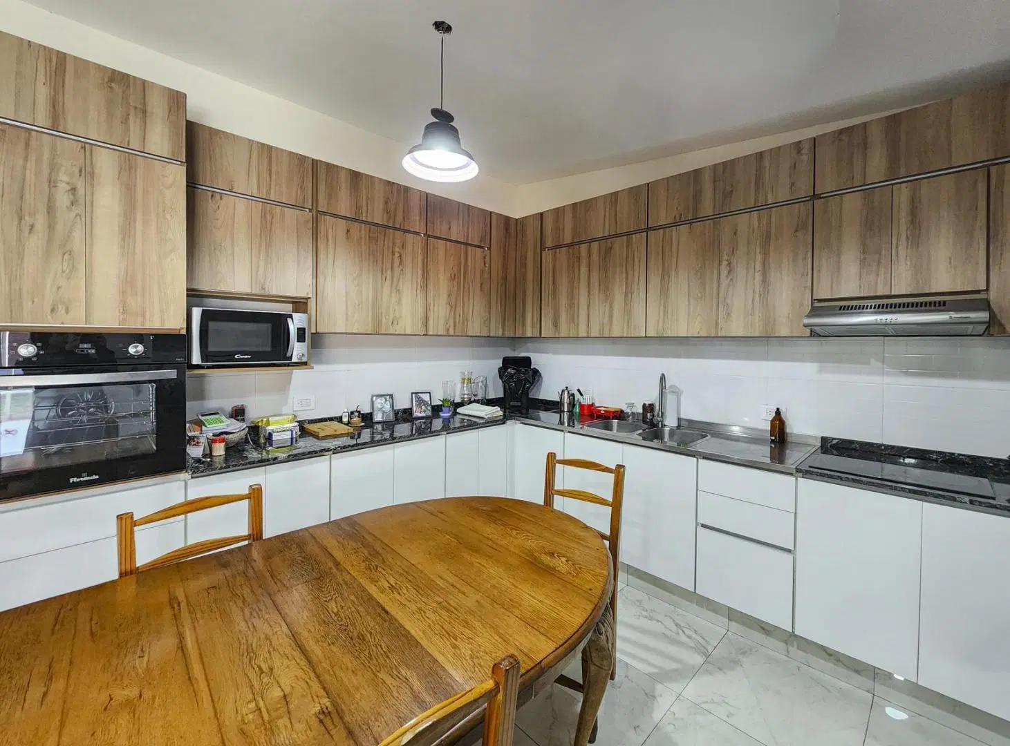 Casa de 1 dormitorio con quincho, pileta y jardín en Barrio Tango 2