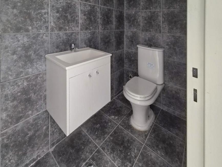 Foto de Ámplio local comercial a 100m de Av Pellegrini, imagen 4