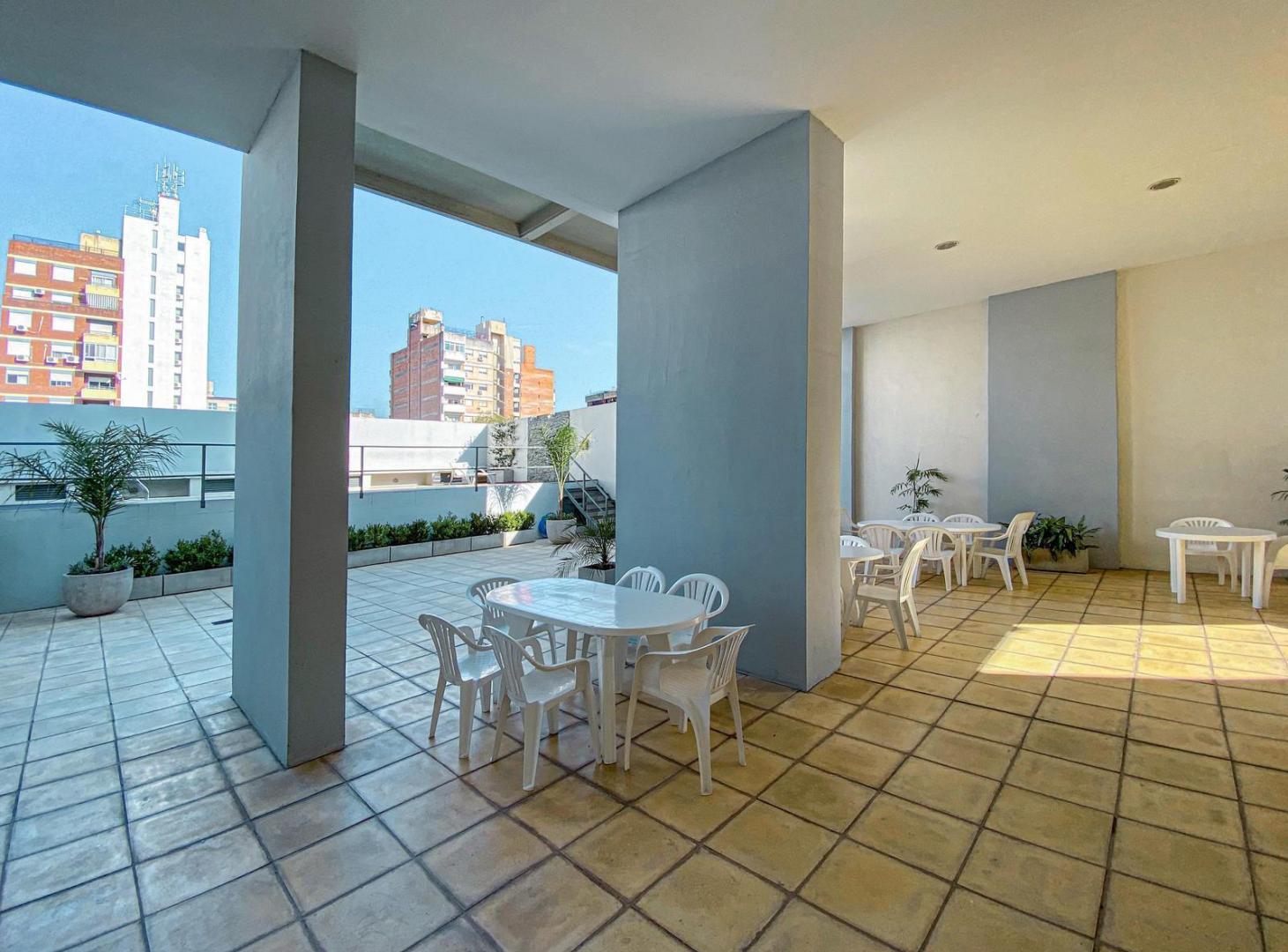 Departamento monoambiente amplio con terraza y amenities