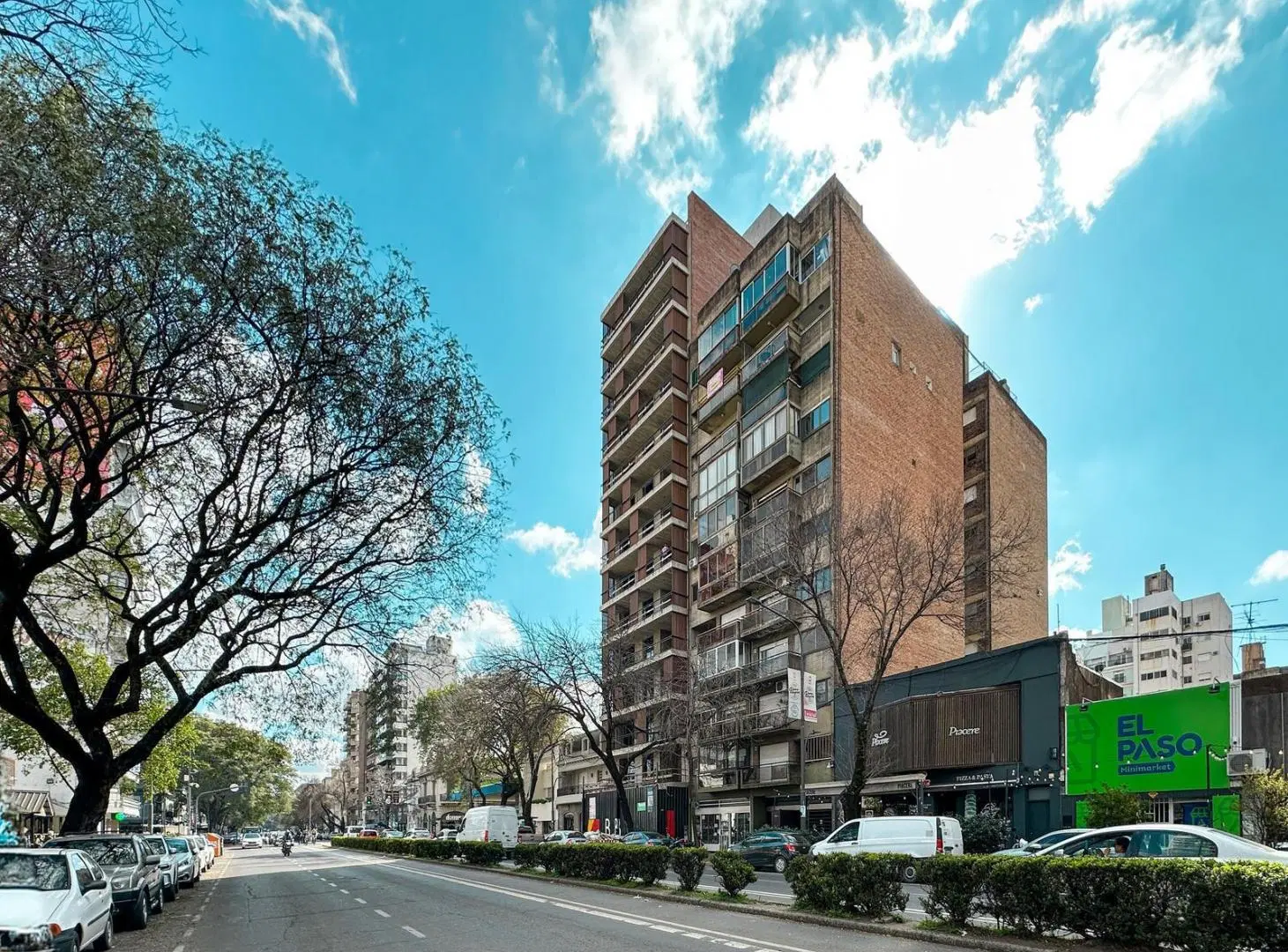 Departamento monoambiente con balcón y amenities en el centro 5