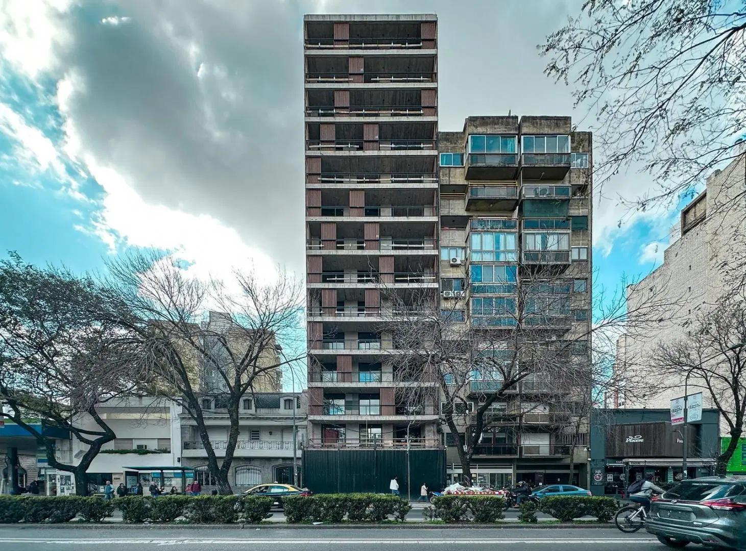 Departamento monoambiente con balcón y amenities en el centro 3