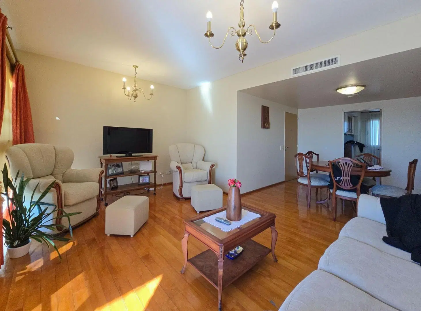 Departamento de 2 dormitorios con cochera y vista al río en Parque España 5