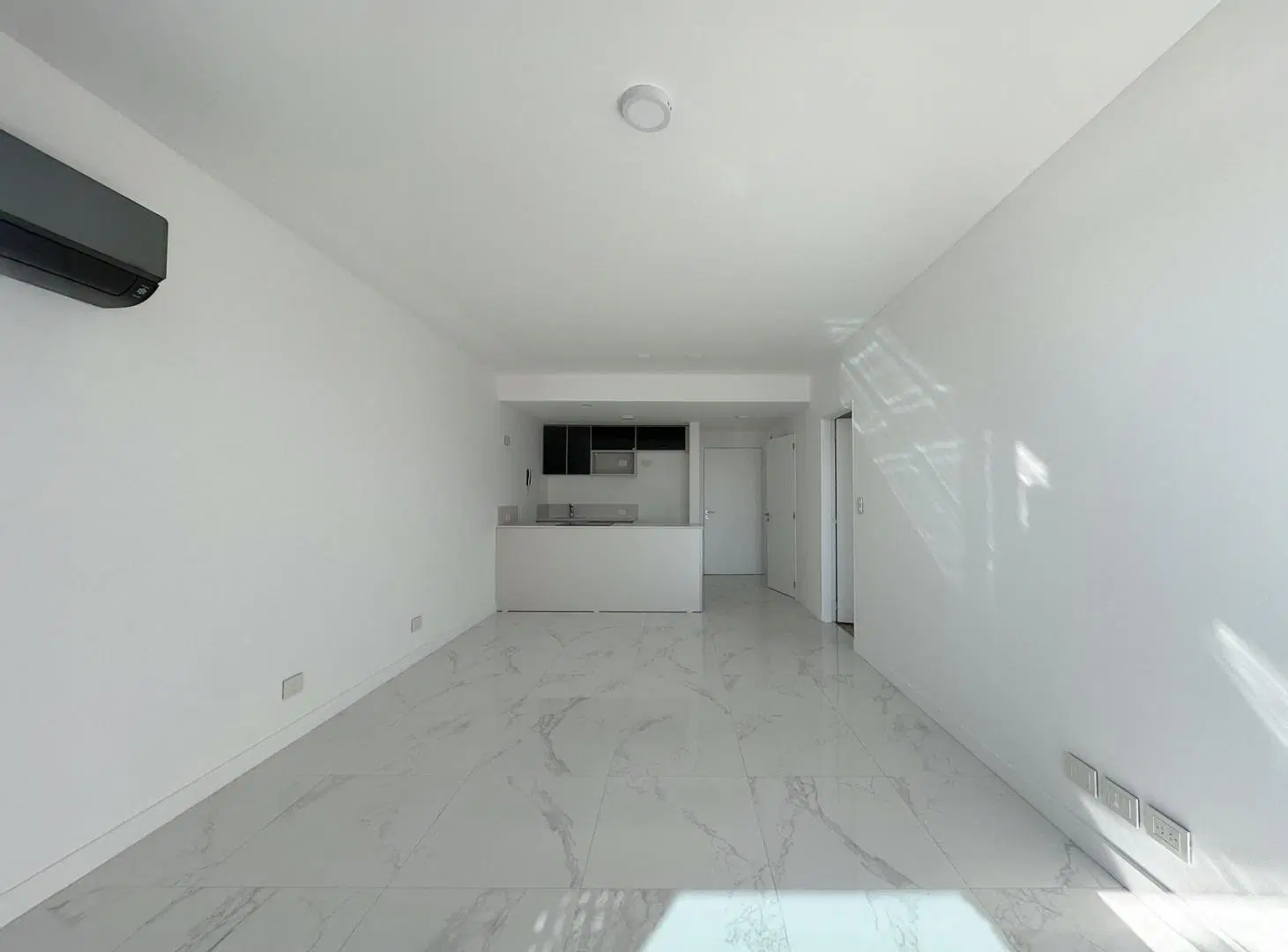 Departamento de 1 dormitorio con cochera y amenities en Alquiler 3