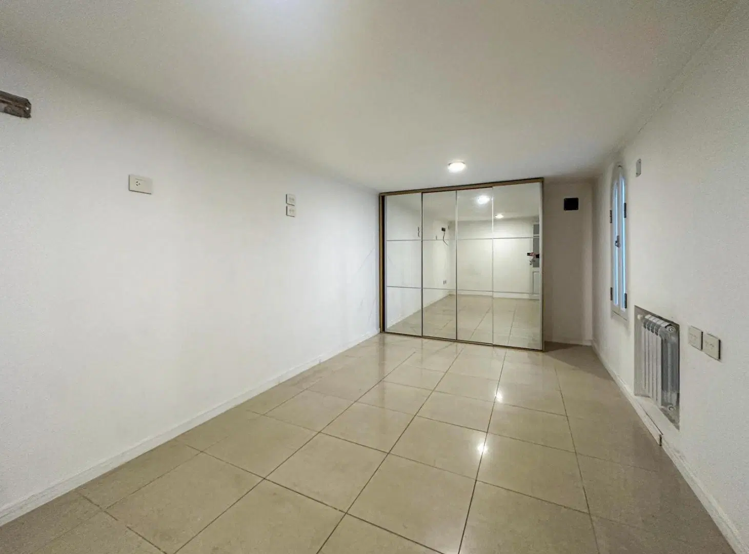 Casa de 4 dormitorios más escritorio con patio y terraza con parrillero 8
