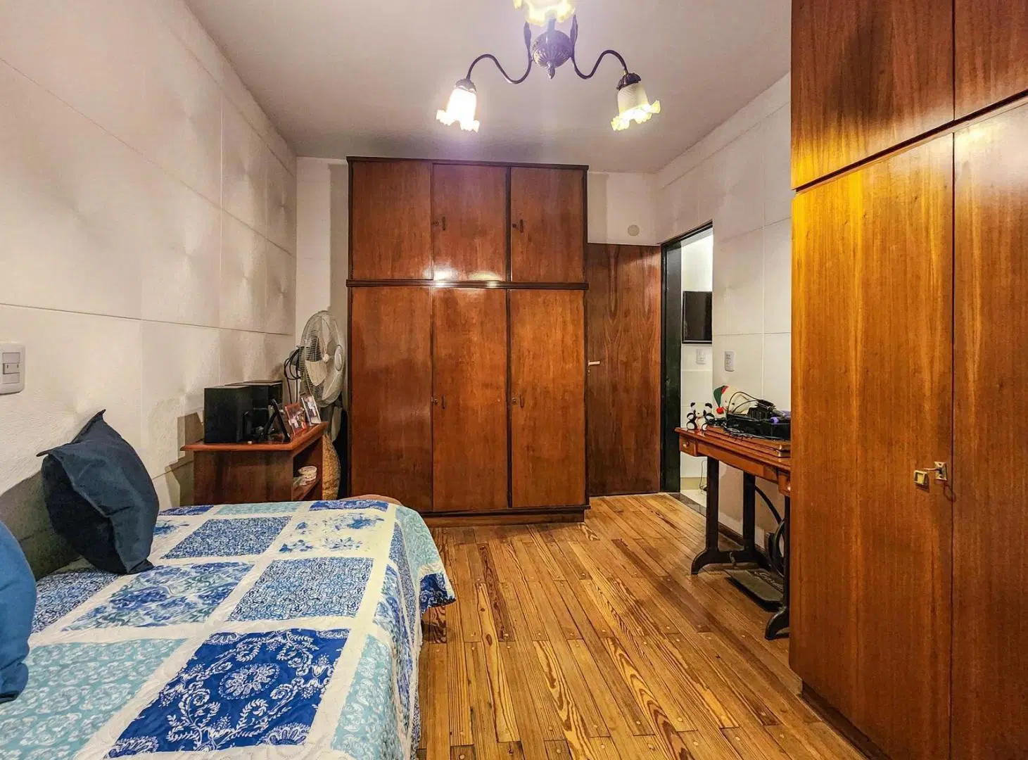 Casa de pasillo único con 2 dormitorios en una sola planta más patio y terraza 4