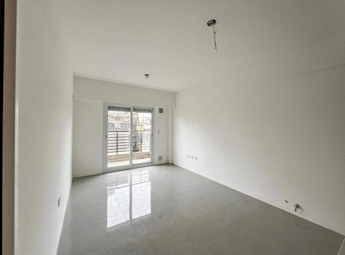 Departamento de 1 dormitorio al frente con balcón a estrenar 2