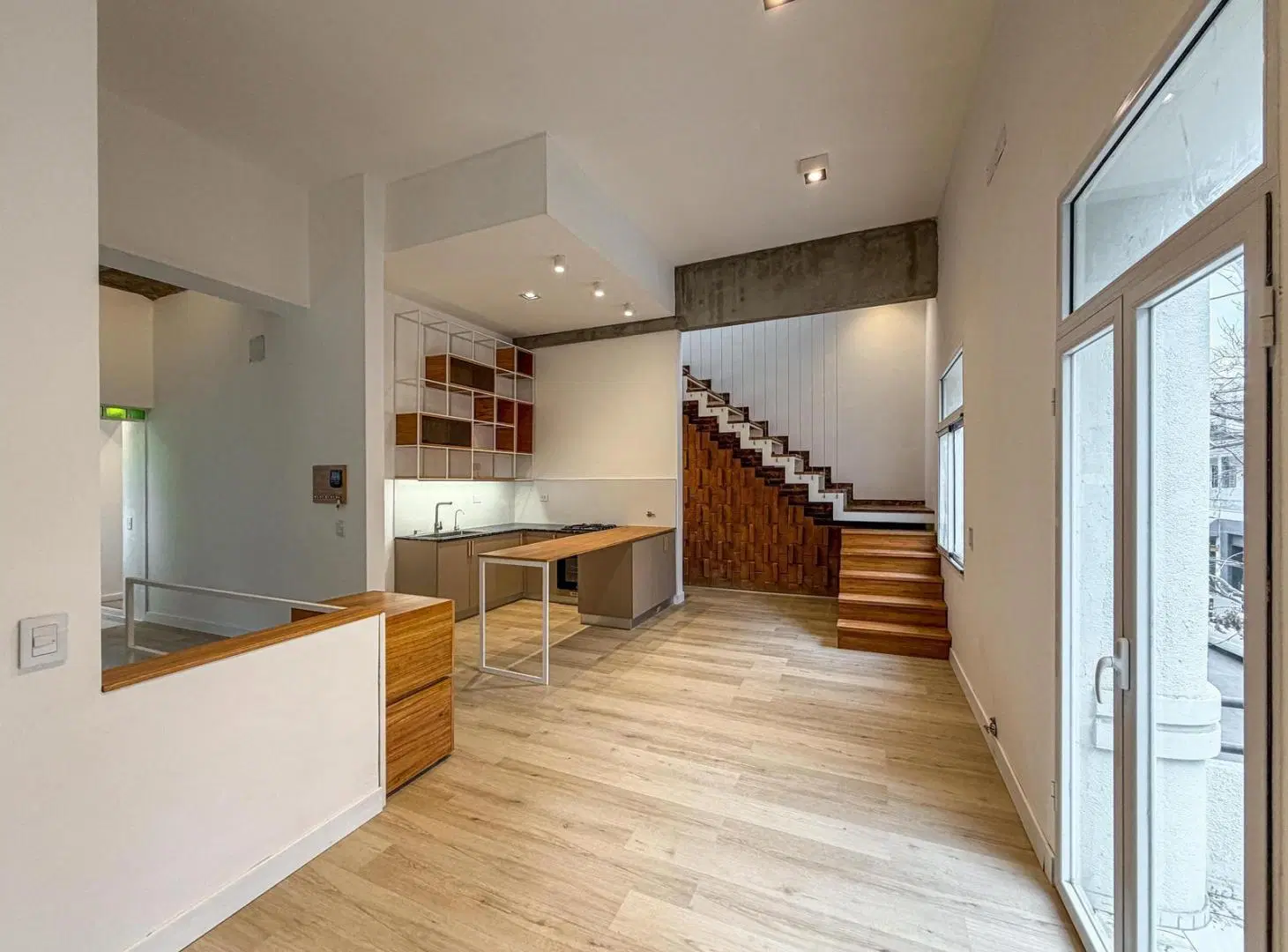 Casa en planta alta con 3 dormitorios, terraza y quincho 2