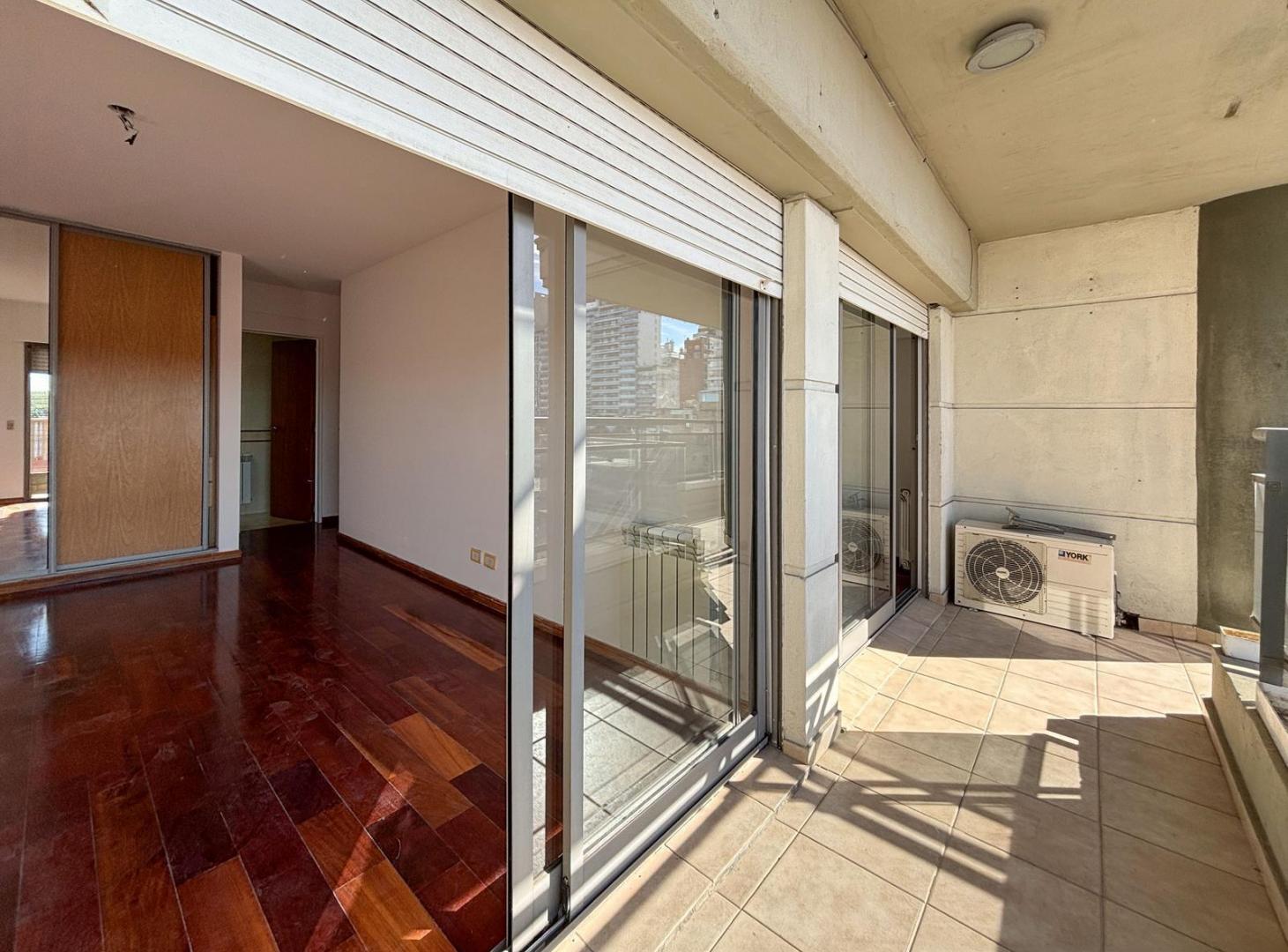 Foto de Departamento de 2 dormitorios con cochera, amenties y vista al río, imagen 3