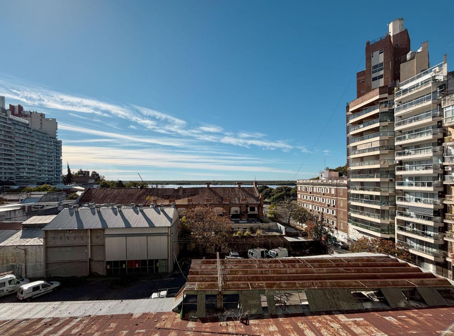 Foto de Departamento de 2 dormitorios con cochera, amenties y vista al río, imagen 2