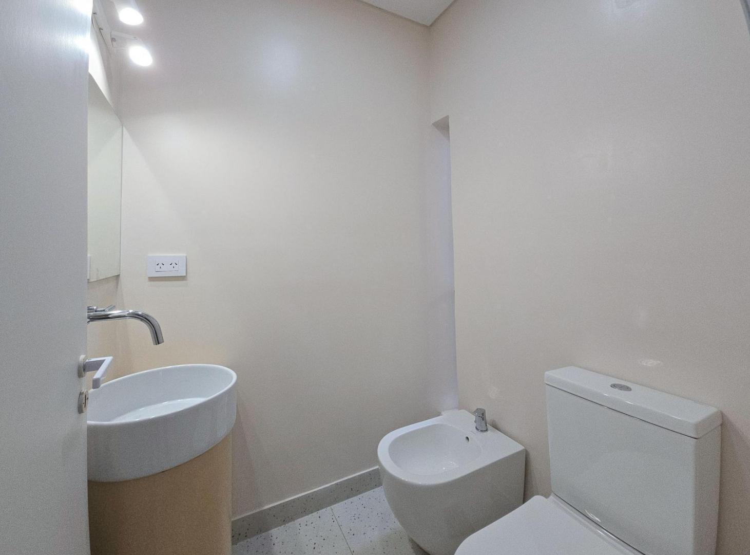 Foto de Casa de 2 dormitorios más comodín y patio más terraza y parrilla, imagen 3