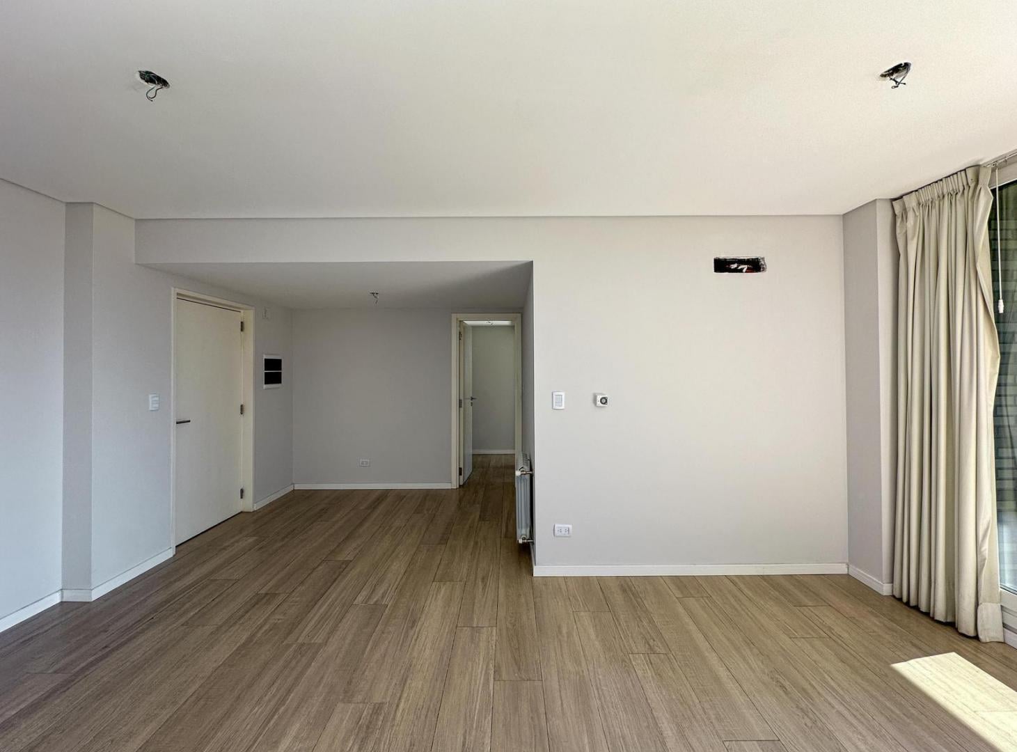 Foto de Departamento de 2 dormitorios con 2 baños, radiadores y amenities en, imagen 1