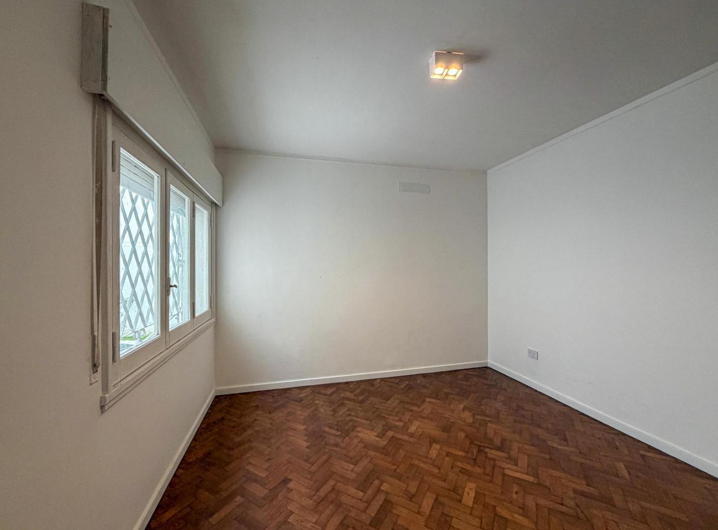 Foto de Casa de 2 dormitorios con jardín, pileta y terraza, imagen 5
