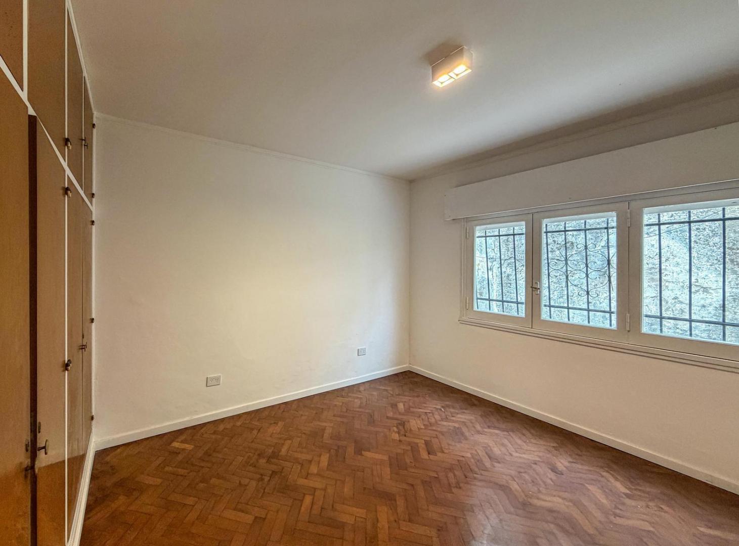 Foto de Casa de 2 dormitorios con jardín, pileta y terraza, imagen 4