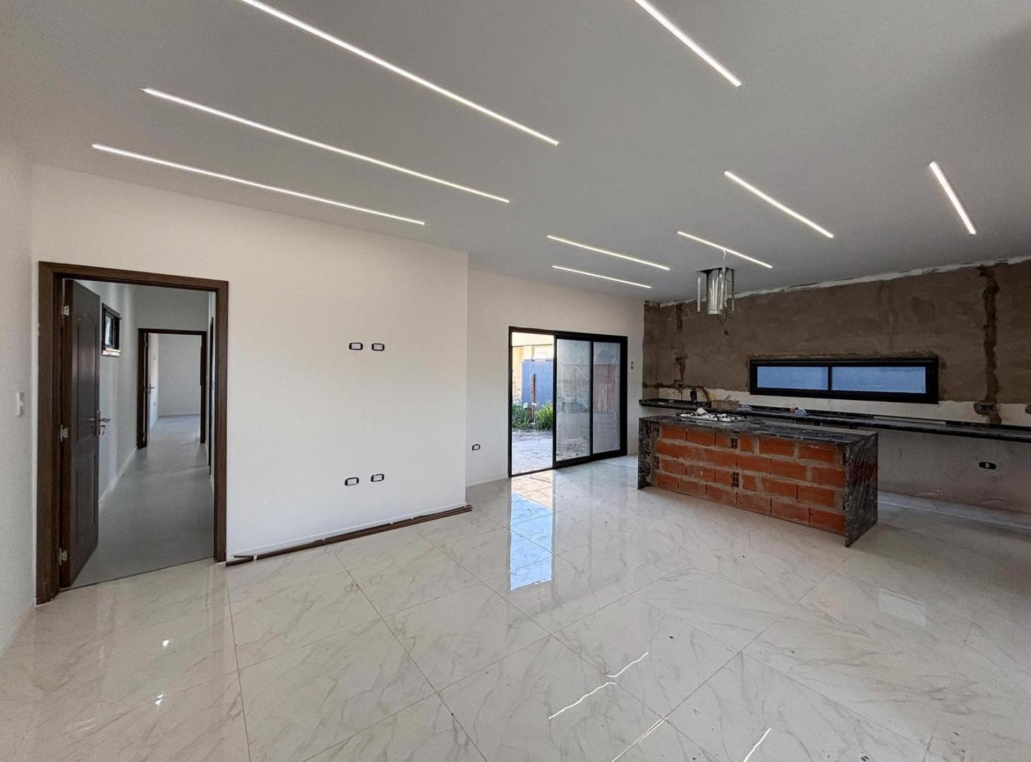 Foto de Casa 2 dormitorios a estrenar, galería con parrillero y pileta en, imagen 3