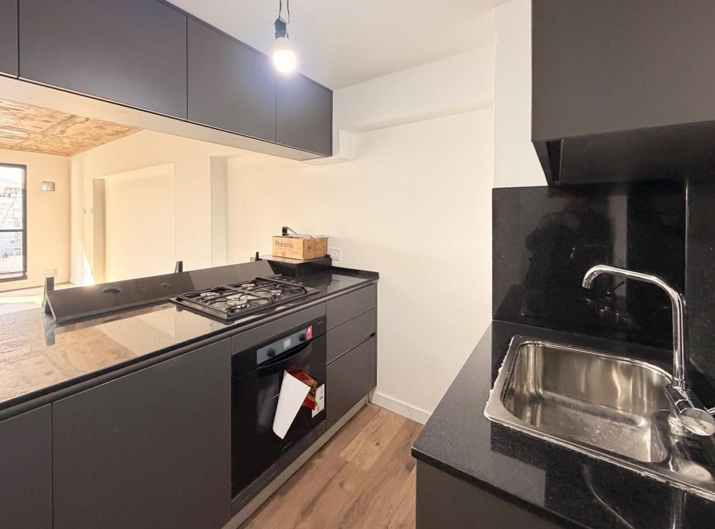 Foto de Departamento de 2 dormitorios con 2 baños y cochera a estrenar, imagen 2