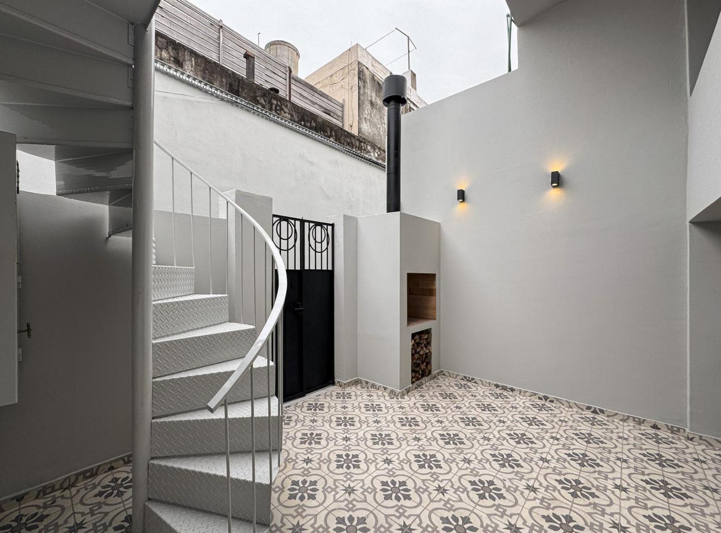 Foto de Casa de pasillo con 2 dormitorios, 3 baños y terraza exclusiva en, imagen 2