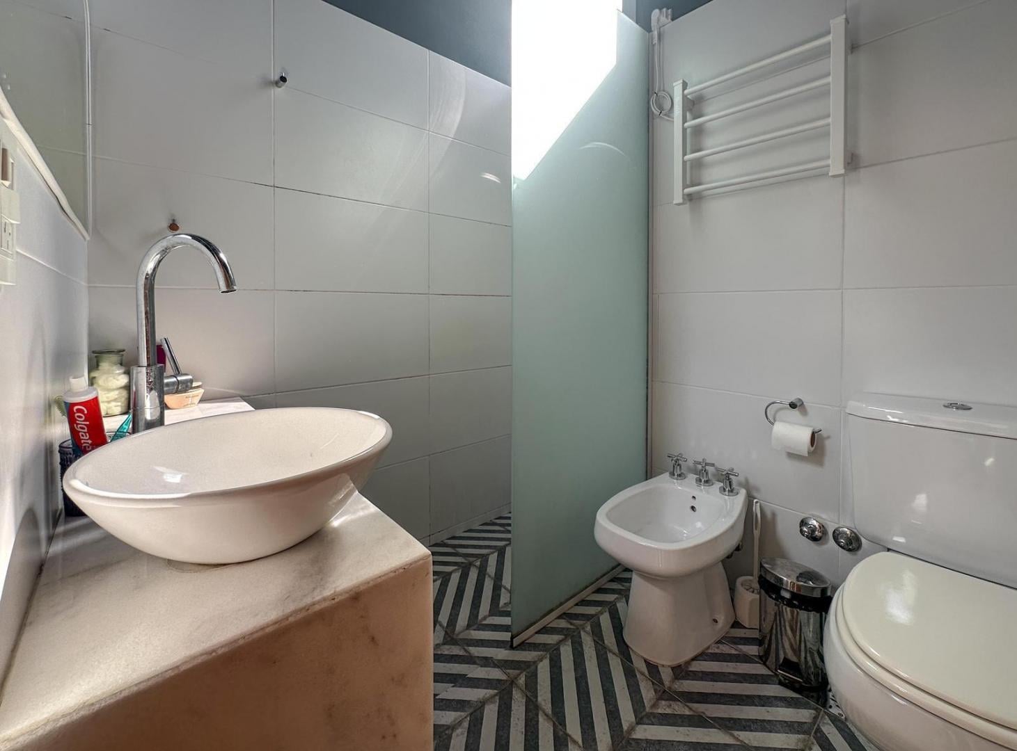 Foto de Casa tipo dúplex de pasillo con 1 dormitorio, patio y balcón, imagen 1