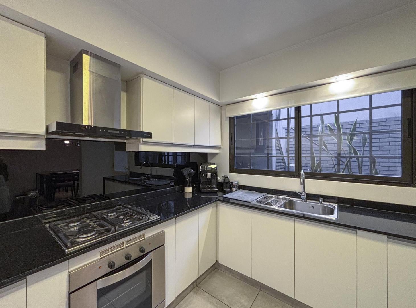Foto de Casa de 3 dormitorios con cochera y quincho exclusivo, imagen 1