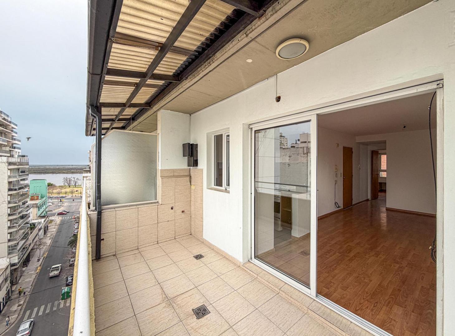 Foto de Departamento de 1 dormitorio al frente en zona río con balcón aterrazado, imagen 4