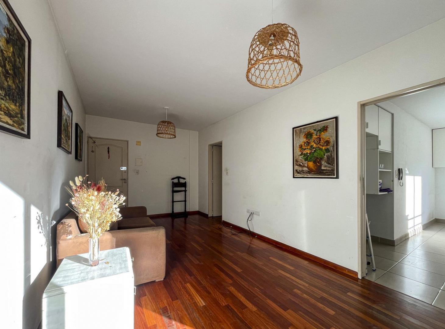 Foto de Departamento de 1 dormitorio al frente con radiadores en zona río, imagen 2
