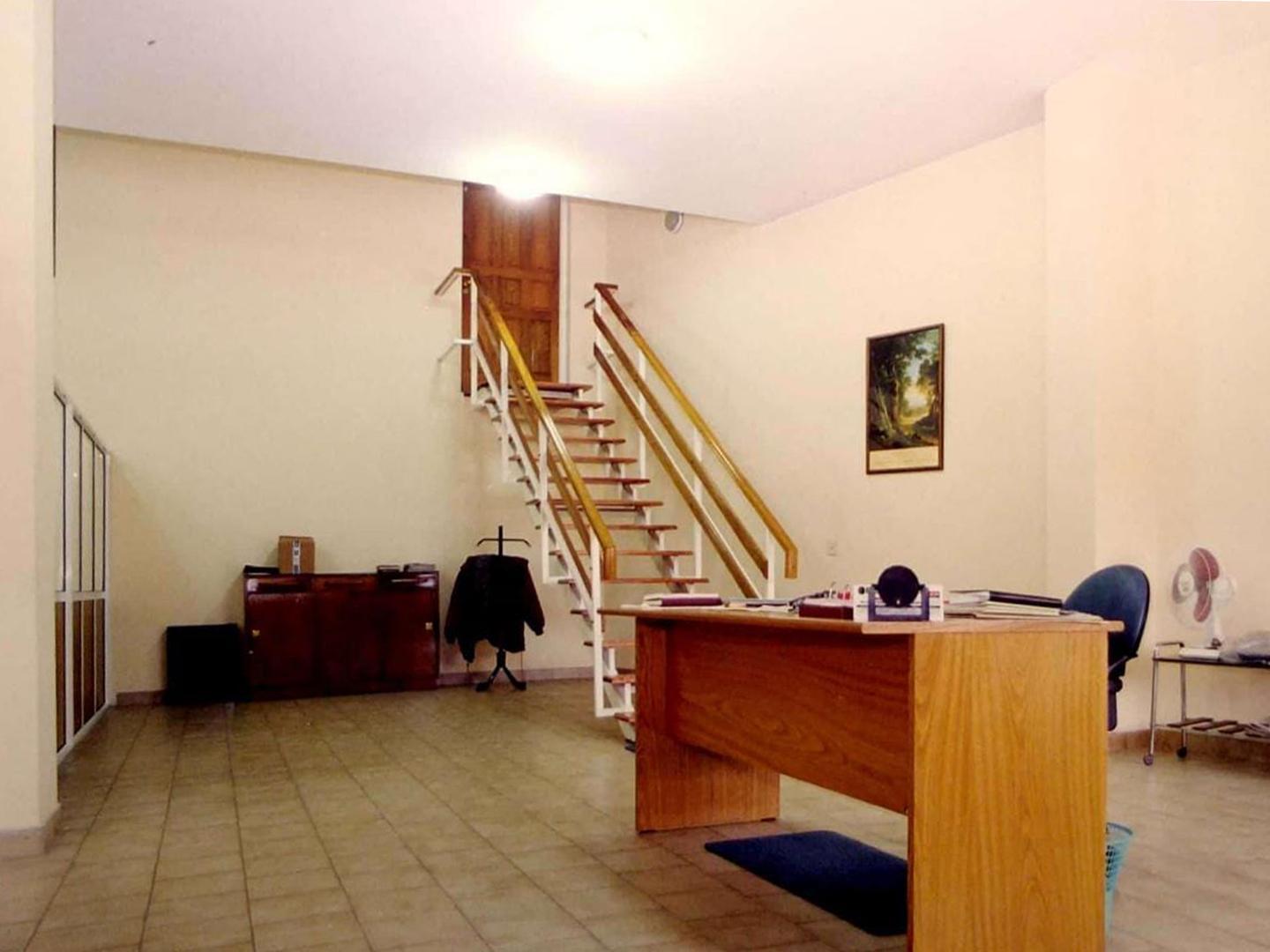 Foto de Galpón logistico de 2.700m² en imperdible ubicación y salida a 2 calles, imagen 3