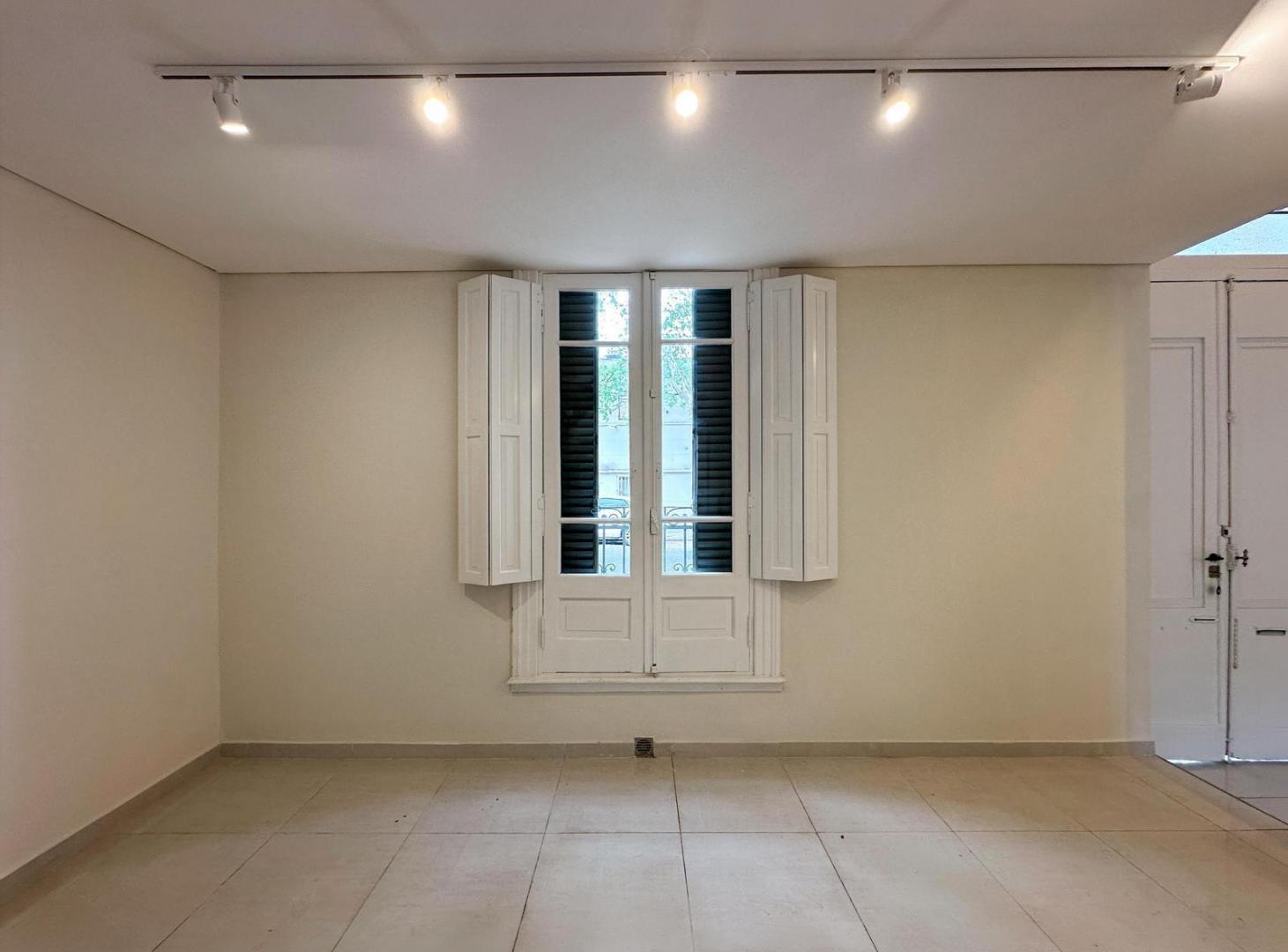 Foto de Casa de 3 dormitorios reciclada con patio y parrillero en Lourdes, imagen 3