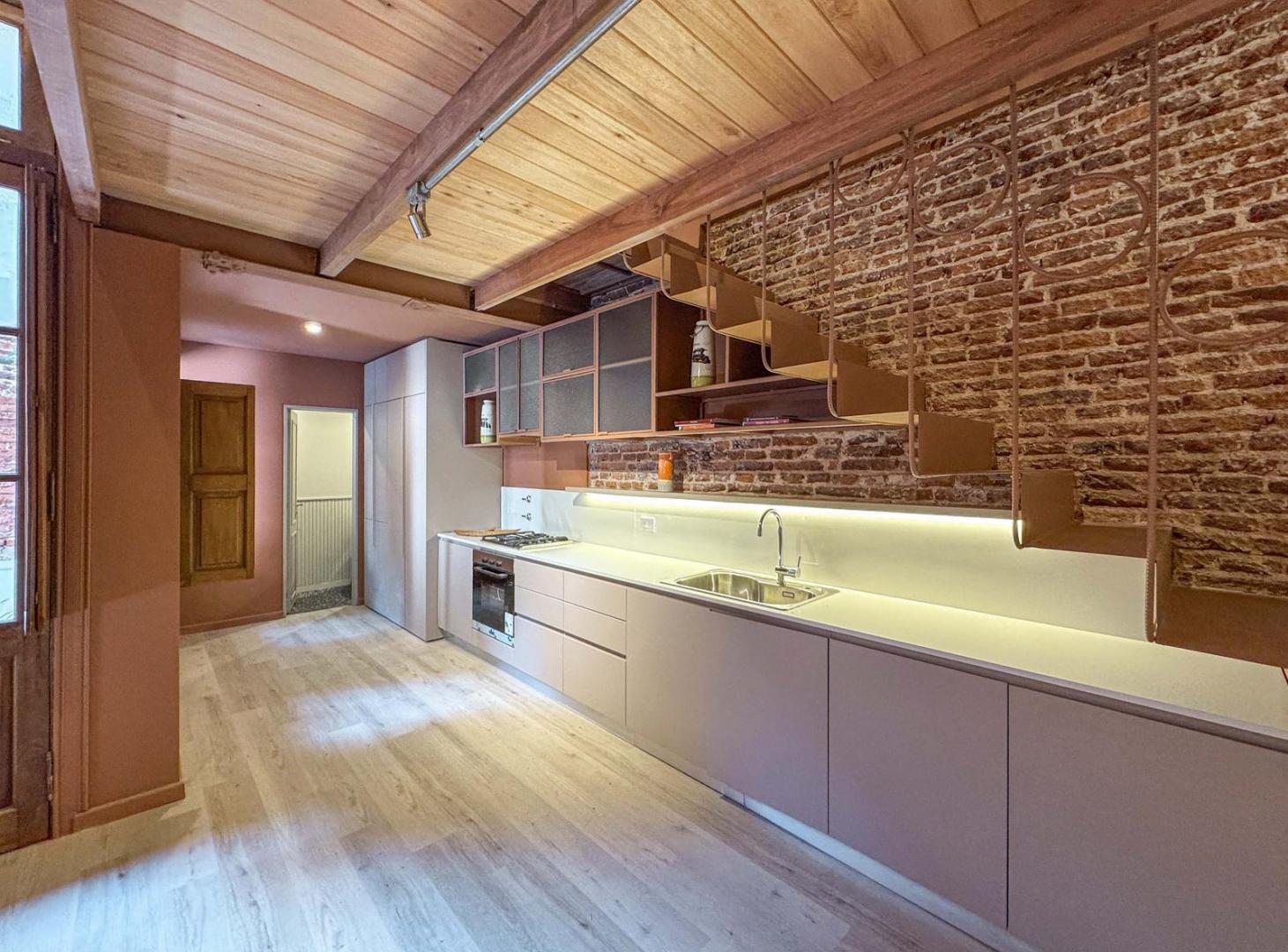 Foto de Casa de 3 dormitorios de revista con patio y terraza más pileta, imagen 3